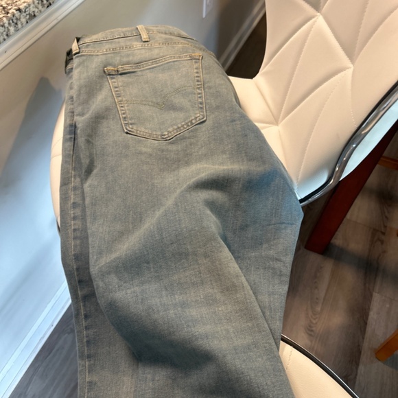 Levi Jeans - Picture 3 of 3